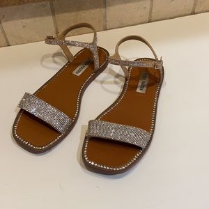 Steve Madden | Shoes | Steve Madden Nishar Flat Sandal Silver Size 8m |  Poshmark